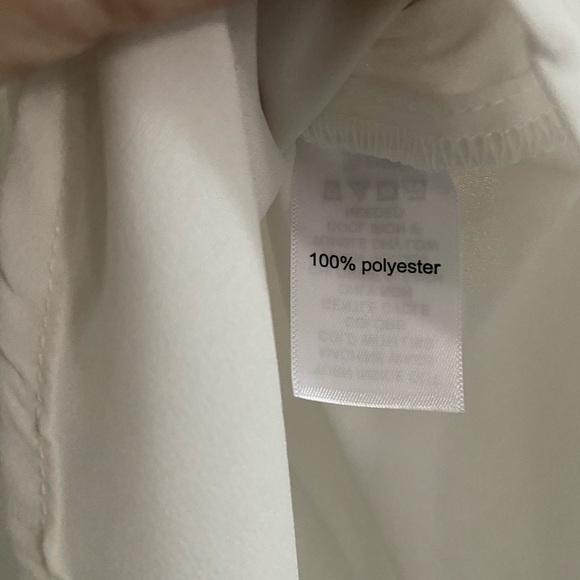 NWT Maurice’s Woman’s White Sleeveless Button Up Blouse Size Small - Picture 6 of 7